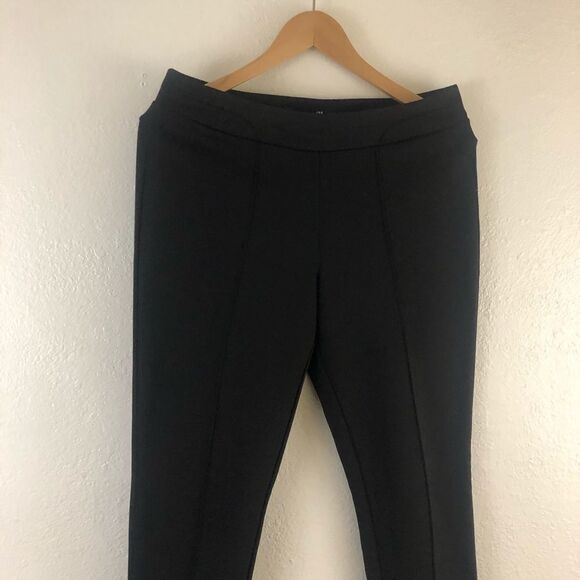 Forever 21 pull on zipper on back hems black pants - Picture 2 of 4